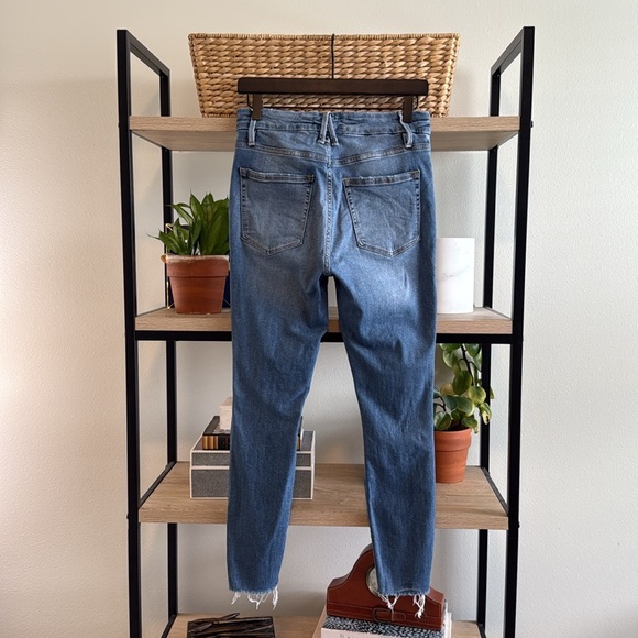 Good American Good Legs Mid-Rise Distressed Skinny Ankle Jeans, 8 / 29 - Picture 4 of 8